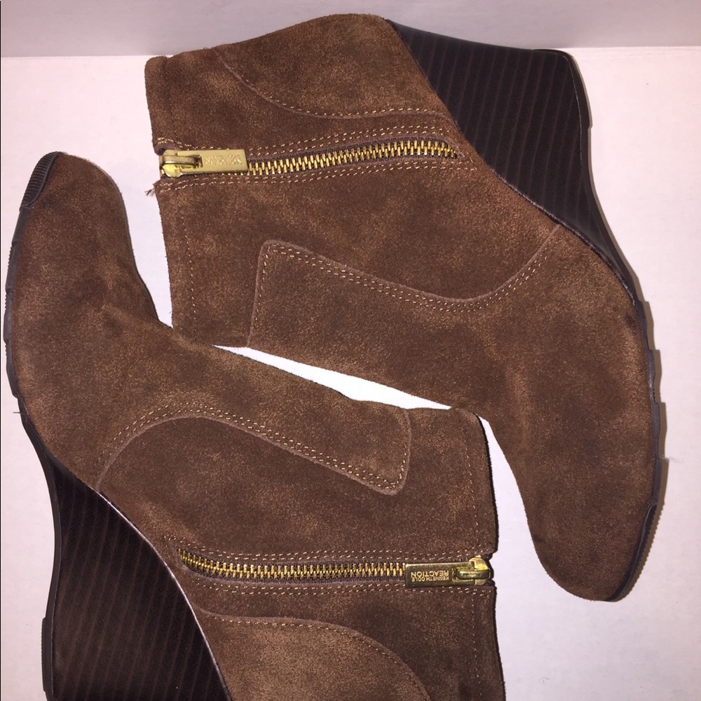 Kennth Cole Reaction Tell Lilly Pad Wedge 8.5M